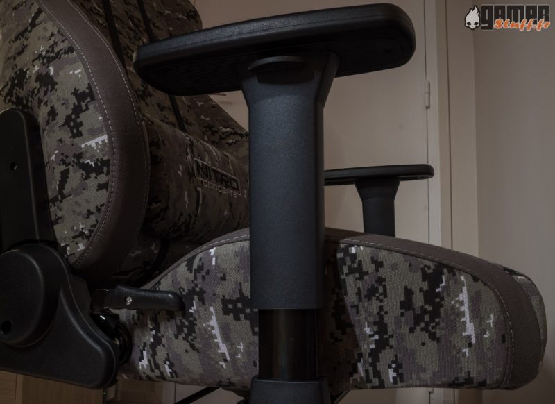 Nitro Concepts S300 Urban Camo arm rests