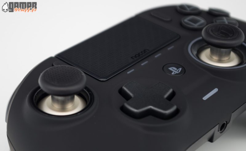 Nacon Revolution Unlimited 02