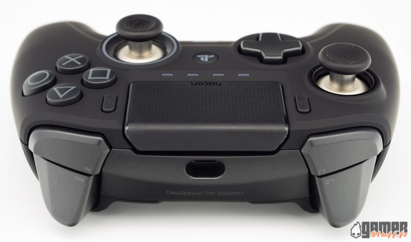 Nacon Revolution Unlimited 04