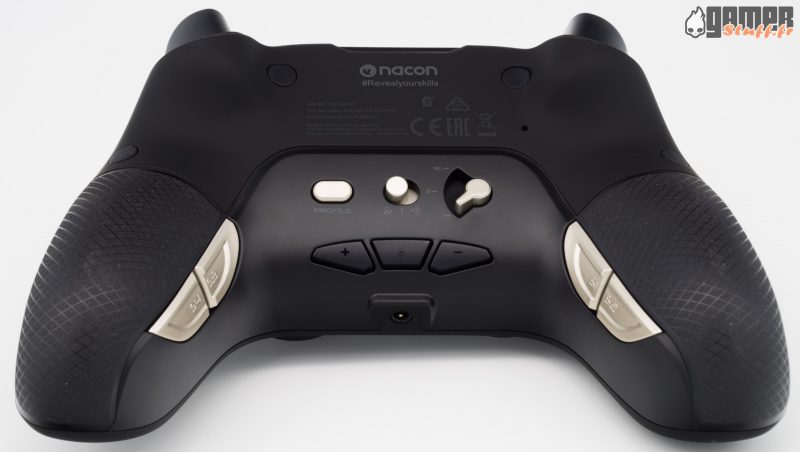 Nacon Revolution Unlimited back 01