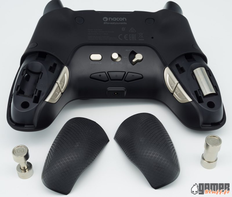 Nacon Revolution Unlimited back 02