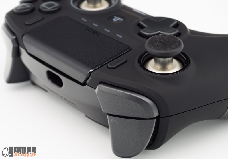 Nacon Revolution Unlimited triggers 02